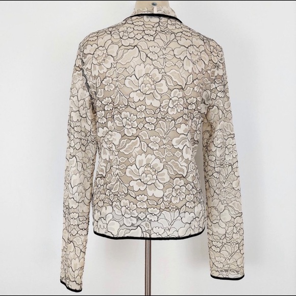 Aritzia Babaton  |  Hopkins blouse - Picture 4 of 9